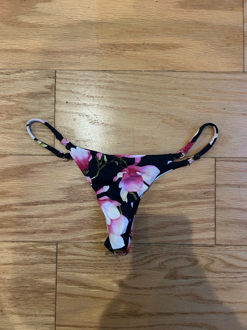 NEW- Frankie’s Bikinis Bottoms